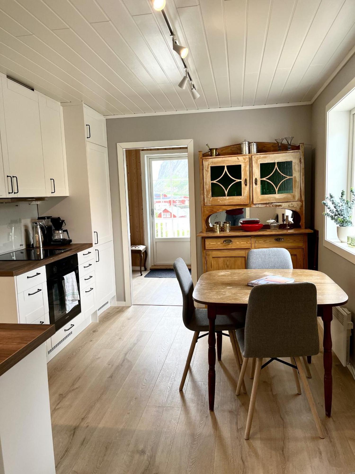 Vila Koselig Nyrestaurert Hus Med Flott Utsikt! Reine Exteriér fotografie